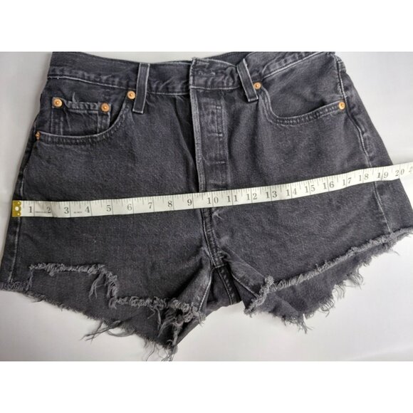 Levis 501 Gray Denim Cut-Off Shorts W29 Distressed Frayed Hem - Picture 3 of 9